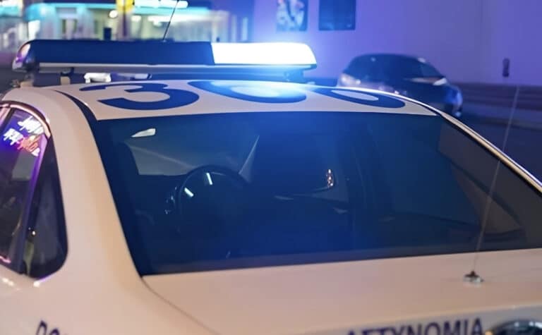 Έφοδοι της ΕΛΑΣ σε οίκους ανοχής στην Αθήνα – Συνελήφθησαν 15 γυναίκες