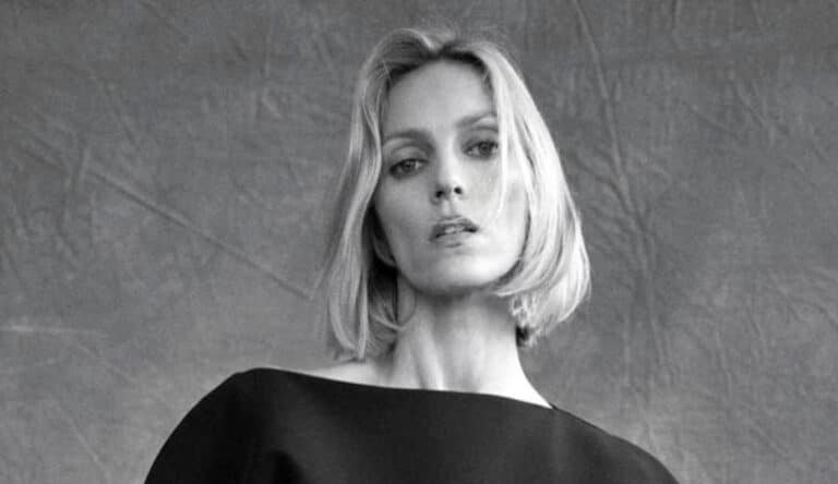 Εξαφανίστηκε σε χρόνο ρεκόρ και τώρα επέστρεψε -Το σετ των Zara που όλες θέλουν για τα Χριστούγεννα ή ένα δείπνο με φίλες