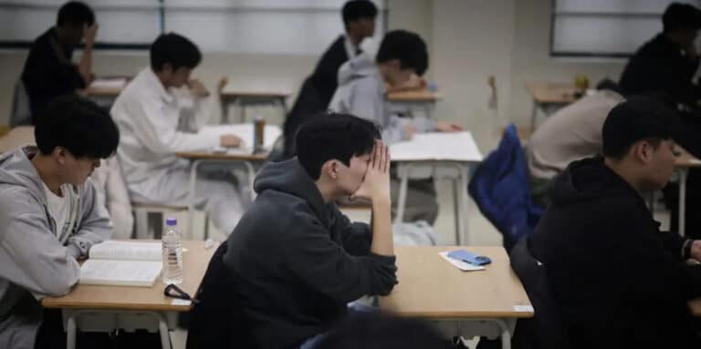 Νότια Κορέα: Σταμάτησαν για 35 λεπτά οι πτήσεις για να δώσουν οι μαθητές εξετάσεις εισαγωγής στο πανεπιστήμιο