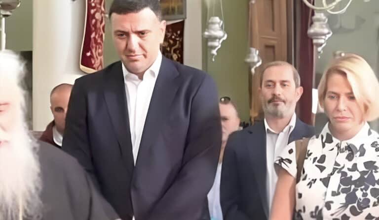 Τζένη Μπαλατσινού – Βασίλης Κικίλιας: Στην Αίγυπτο μαζί με τον γιο τους