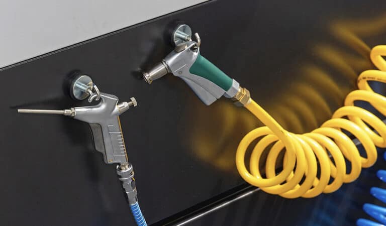 Νεκρός 15χρονος μετά την εισαγωγή αέρα υψηλής πίεσης στον πpωκτό του