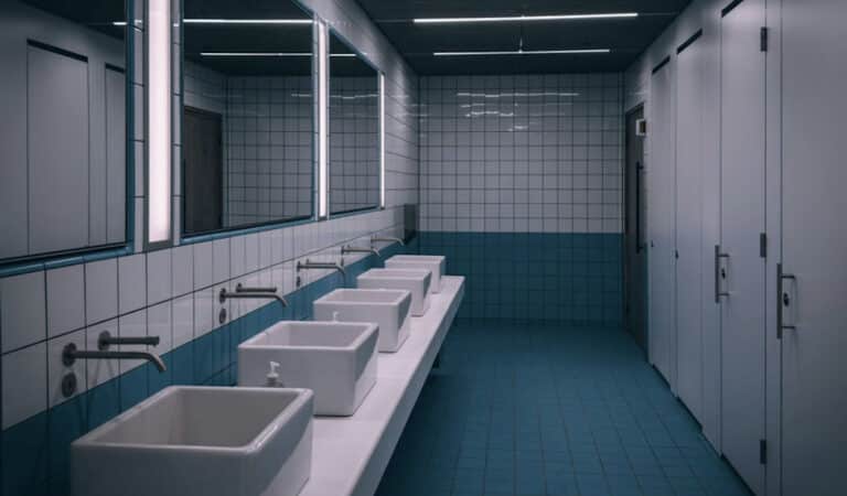 Περιστατικό-σοκ: 9χρονος ακρωτηριάστηκε στην τουαλέτα σχολείου από συμμαθητές του