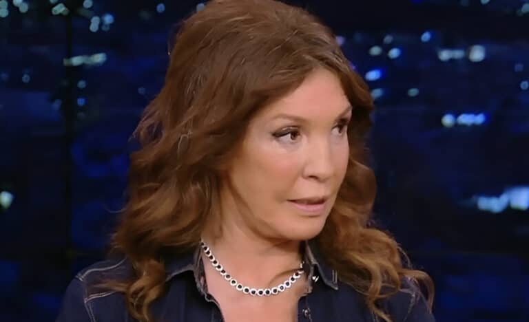 Βάνα Μπάρμπα: «Μετά την εμμηνόπαυση είναι σαν τσουνάμι – Τα παιδιά φεύγουν και εμείς μένουμε εγκλωβισμένες στον ρόλο της μητέρας»