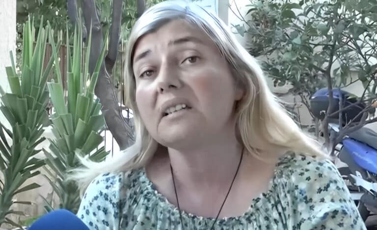 Ξεσπάει ξανά η δασκάλα που κατηγορεί τον  6χρονο ότι την θώπευσε