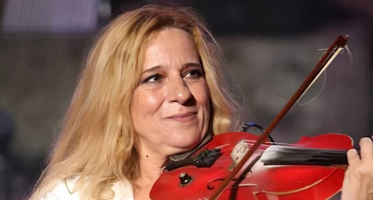 Ξεσπά η Ευανθία Ρεμπούτσικα κατά Μποφίλιου και Χαρούλη: «Δεν υπάρχει ούτε σεβασμός, ούτε ποιότητα, μόνο συμφέρον»