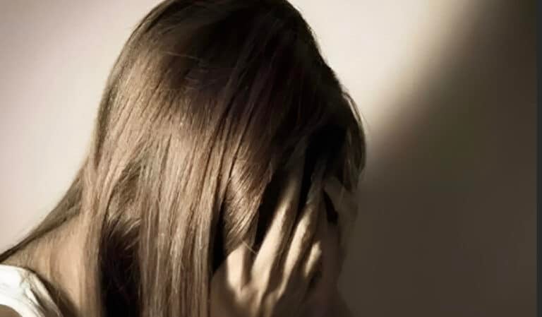 Φρίκη για 40χρονη Ελληνίδα, στα χέρια του συζύγου της – «Θα σε ξ@@@@@…μου ήρθαν α@@@@»