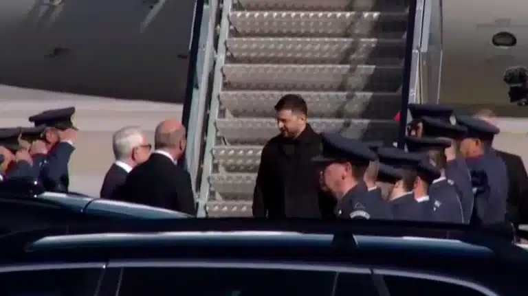 Έφτασε στην Ελλάδα ο Ζελένσκι – Η μεγάλη συμφωνία που θα κάνει με τον Μητσοτάκη