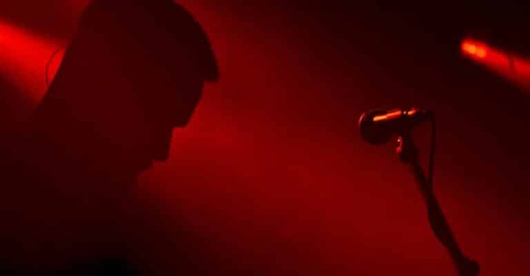 Σε «αρπαχτή» χθες το βράδυ ο φερόμενος κακοποιητής τραγουδιστή – Όλο το ρεπορτάζ