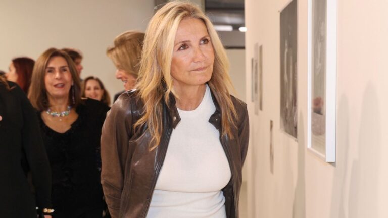 Μαρέβα Μητσοτάκη – Σπάνια εμφάνιση με την μικρότερη κόρη της, Δάφνη