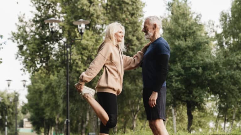 Όχι το περπάτημα, ούτε το κολύμπι – Αυτή η άσκηση είναι το κλειδί για την καλή υγεία μετά τα 50