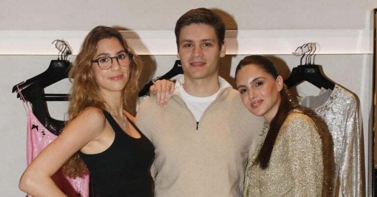 Αλεξάνδρα Νίκα: Ο αδελφός της είναι σε σχέση με την εγγονή του Ανδρέα Παπανδρέου – Η πρώτη επίσημη εμφάνιση