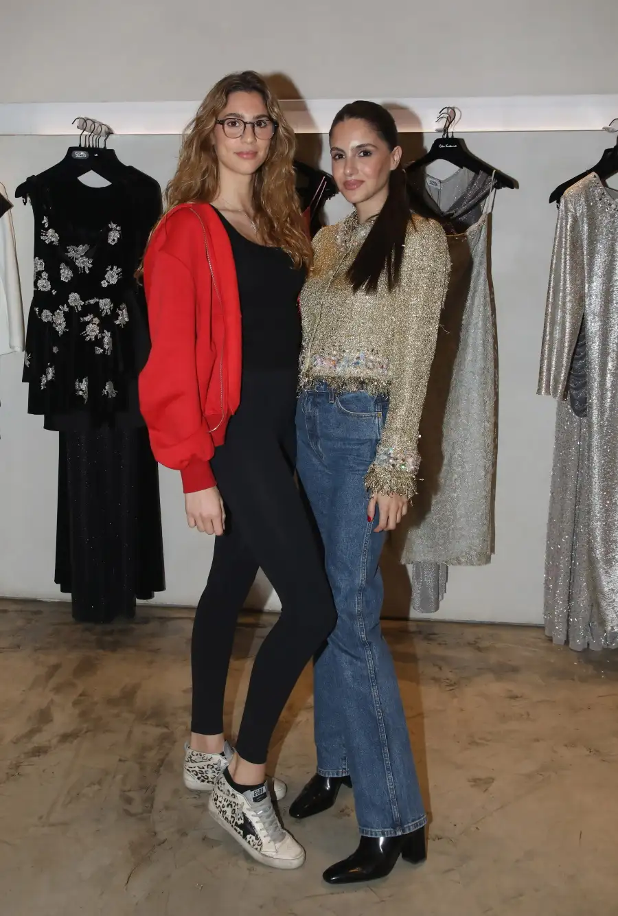 Αλεξάνδρα Νίκα: Ο αδελφός της είναι σε σχέση με την εγγονή του Ανδρέα Παπανδρέου – Η πρώτη επίσημη εμφάνιση 2 8086 fedra papandreoy alexandra nika 18122025