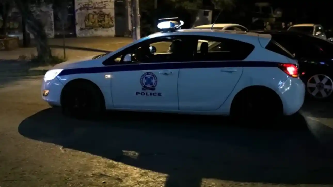 Καματερό: Άνδρας κυνηγούσε μαθήτριες με μαχαίρι για 20 ολόκληρα λεπτά – Συνελήφθη από την αστυνομία 1 astynomia vrady