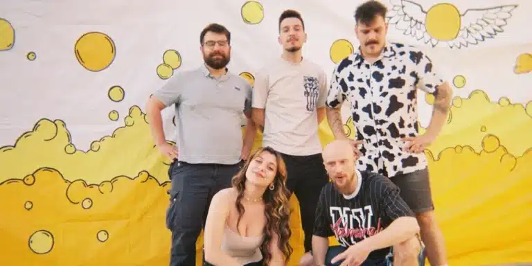 Ο δήμαρχος της Φλώρινας διέκοψε συναυλία των Banda Entopica γιατί τραγούδησαν στα σλάβικα – «Δεχθήκαμε επιθέσεις» λέει η μπάντα