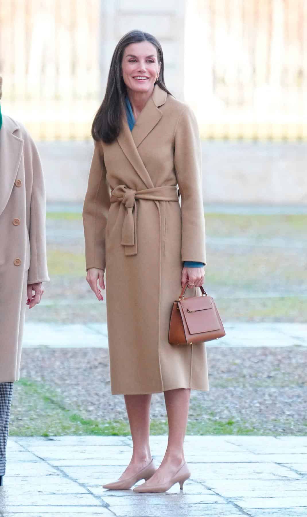 basilissa letizia camel palto 1