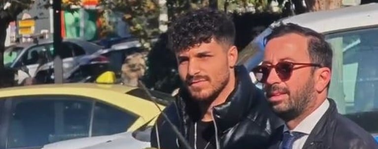 Αυτός είναι ο 21χρονος τραγουδιστής που καταγγέλλει τον Μαζωνάκη για σeξουαλική παρενόχληση 1 c026e727fdbb4581b4d95c400adf1d4f