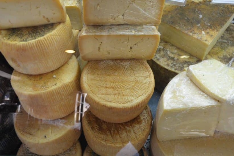 graviera naxos dsc 4439 823x549 1