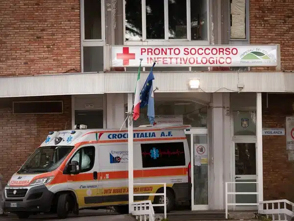 italia nosokomeio.jpg