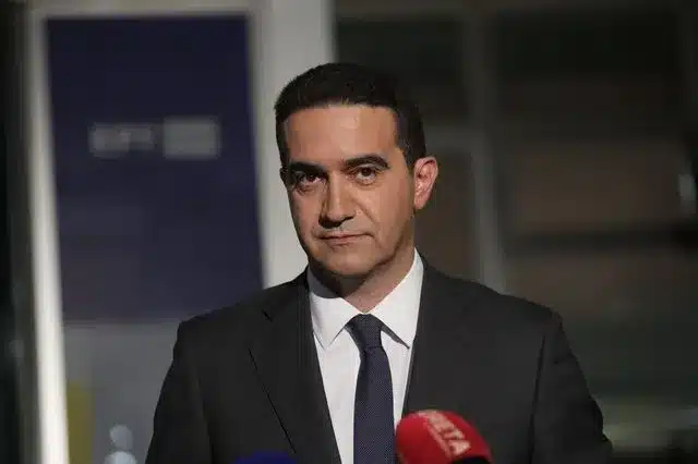 Συνελήφθη χωρίς δίπλωμα τα ξημερώματα ο 16χρονος γιος του βουλευτή του ΠΑΣΟΚ, Μιχάλη Κατρίνη 2 katrinis 1 640x426 1