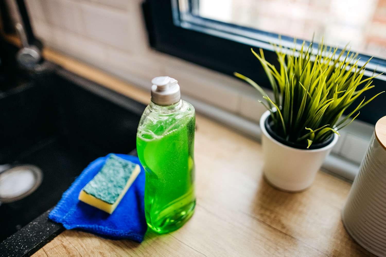 kill ants without chemicals dish soap getty 0623 903ce09eb6bf494883202b307c383c5d