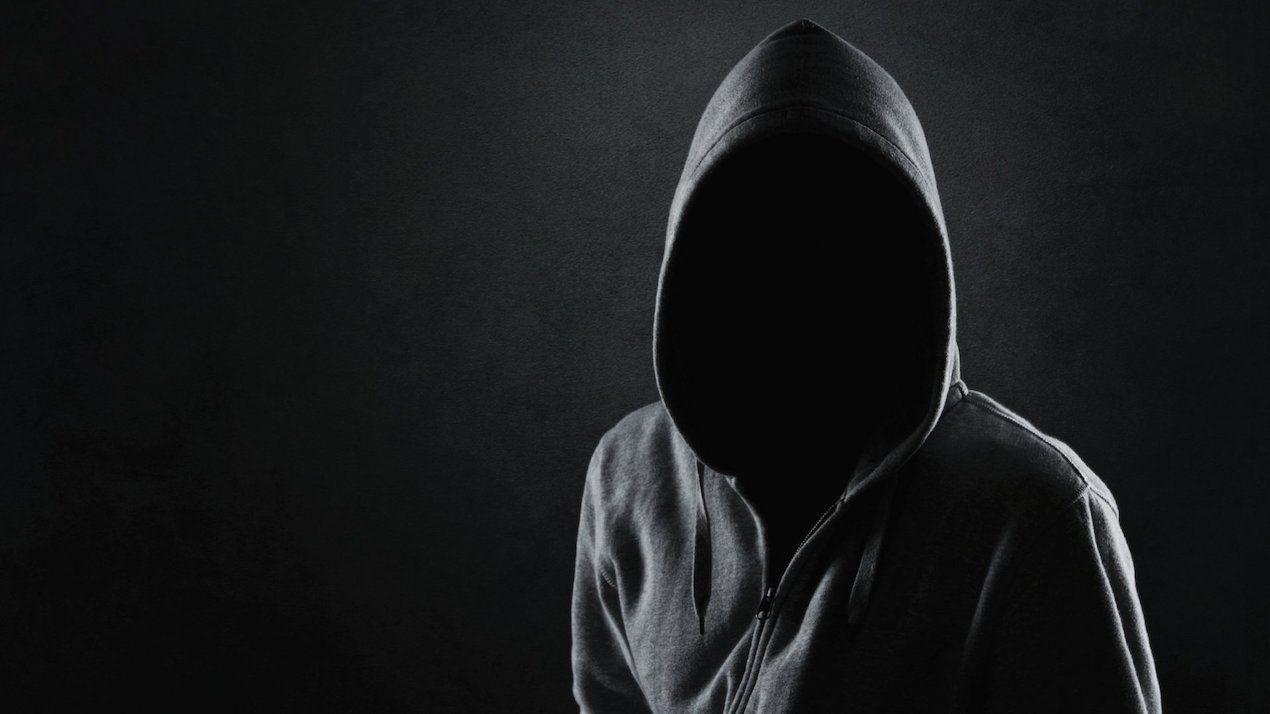 koukouloforoi eisebalan sto panepistimio peiraia prokalontas fthores sta grafeia tis dap