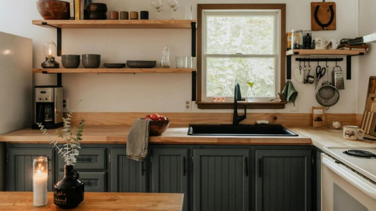 Τέλος οι εντοιχισμένες κουζίνες – Η νέα τάση που αλλάζει το design του σπιτιού