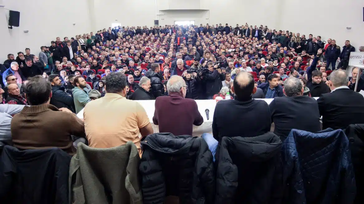 Δεν πάνε οι αγρότες στη συνάντηση της Δευτέρας στο Μαξίμου, σχεδιάζουν κλιμάκωση των μπλόκων, ετοιμάζουν λίστα με αιτήματα 1 maketa agrotes2