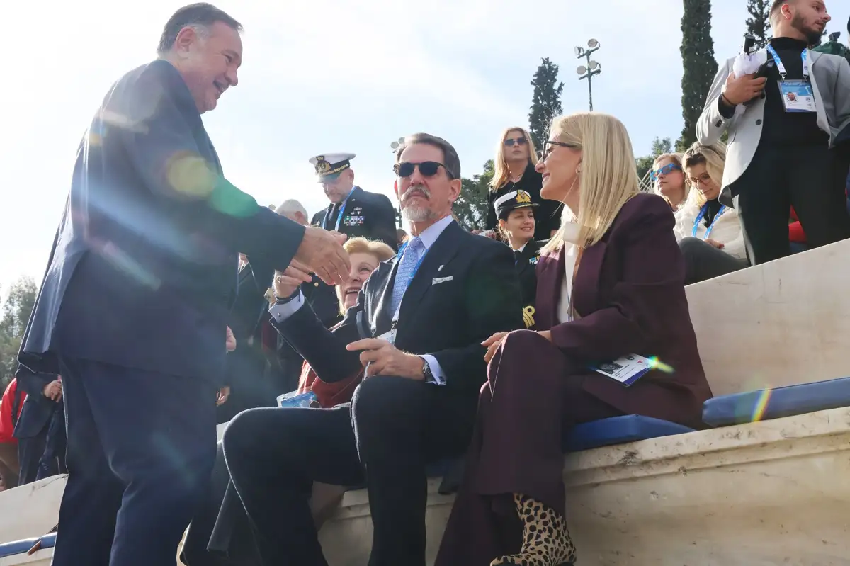 Μαρί Σαντάλ: Με μπορντό κοστούμι και λεοπάρ μποτάκια στο Καλλιμάρμαρο 3 panathinaiko stadio 4