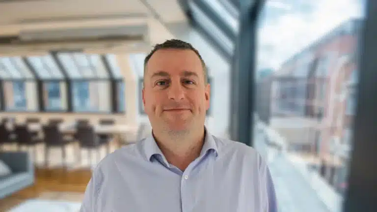 Φρίκη στη Βρετανία με «υπόθεση Πελικό»: 49χρονος νάρκωνε και βίαζε με άλλους πέντε άνδρες τη σύζυγό του επί 13 χρόνια