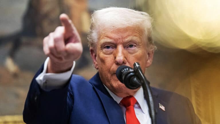 Ντόναλντ Τραμπ: «Σύντομα ξεκινούν χτυπήματα σε στόχους εντός Βενεζουέλας – Ξέρουμε που ζουν οι κακοί»