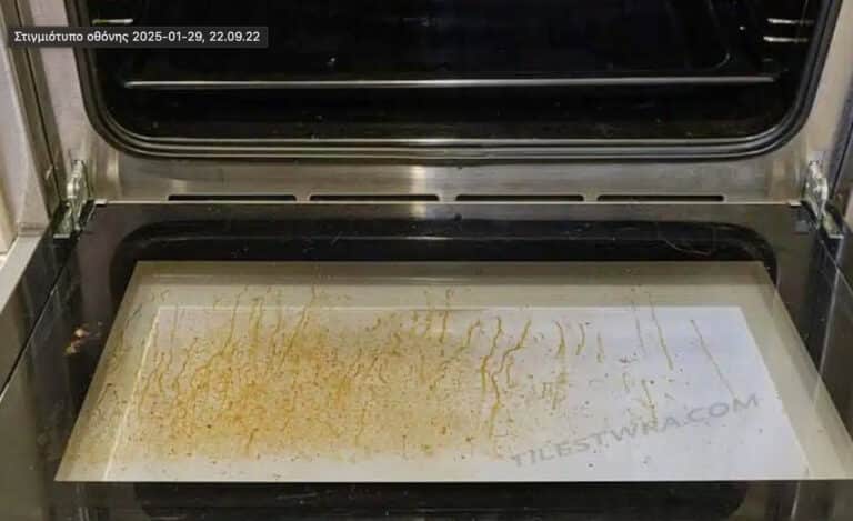 Ένα κόλπο της μαμάς για να καθαρίσετε ανάμεσα το τζάμι στην πόρτα του φούρνου