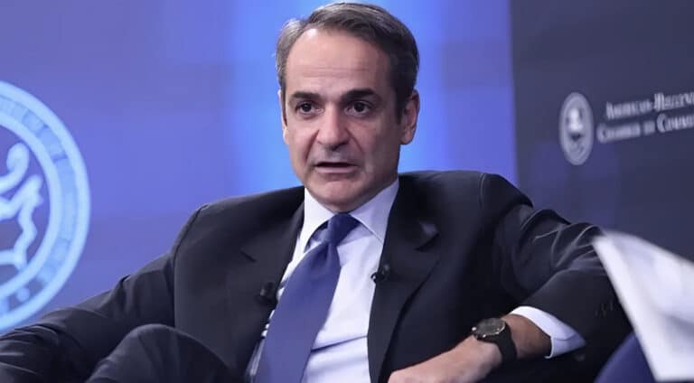 Μητσοτάκης για Τσίπρα: «Εσείς θα μπαίνατε σε ένα καράβι που ο καπετάνιος το έστειλε μια φορά στα βράχια;»