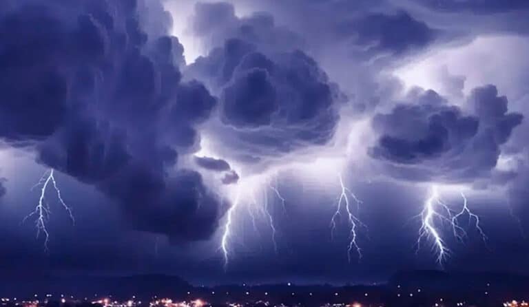 Έρχεται ακραία και επικίνδυνη κακοκαιρία – Οι 9 περιοχές που είναι στο «κόκκινο»