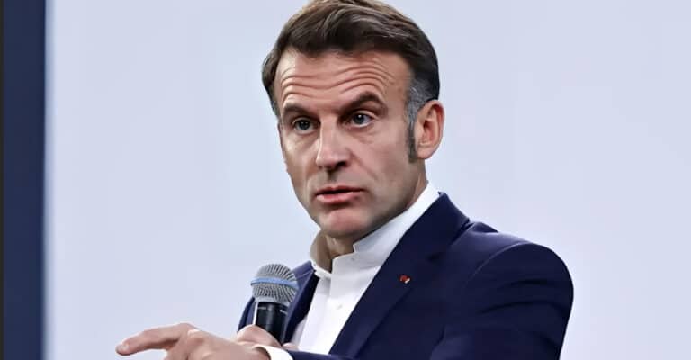 Εμανουέλ Μακρόν: «Πρέπει να συνεχίσουμε να ασκούμε πίεση στη Ρωσία γιατί εκείνη δεν επιδιώκει την ειρήνη»