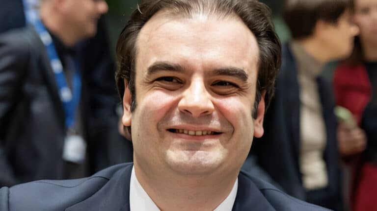 Πιερρακάκης για εκλογή του στο Eurogroup: «Θέλω να πω λίγα λόγια για τη χώρα μου την Ελλάδα και τους ανθρώπους της»