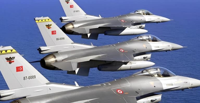 Νέες τουρκικές προκλήσεις: 4 παραβιάσεις από 4 τουρκικά μαχητικά F-16 στο Αιγαίο