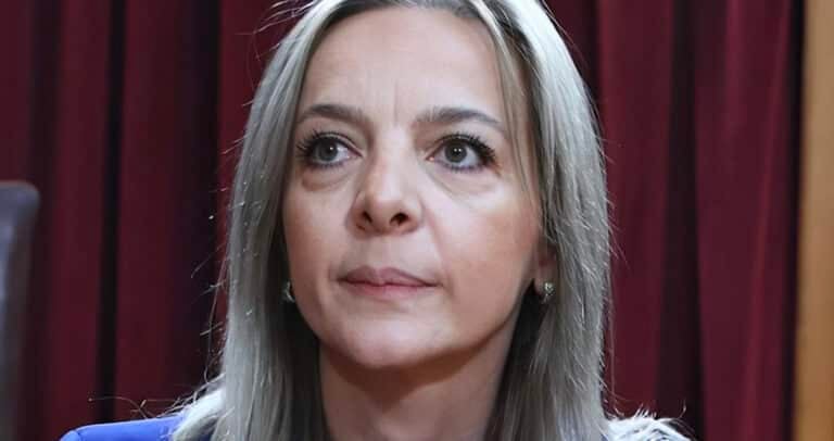 Σεμερτζίδου κατά Κωνσταντοπούλου: «Μετέτρεψε την Εξεταστική σε τσίρκο»