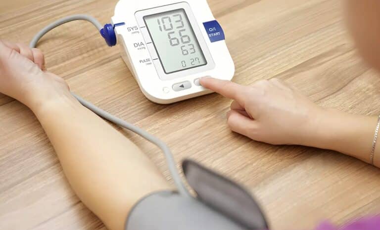 Φυσιολογικές τιμές αρτηριακής πίεσης ανά ηλικία: Ένας πλήρης οδηγός