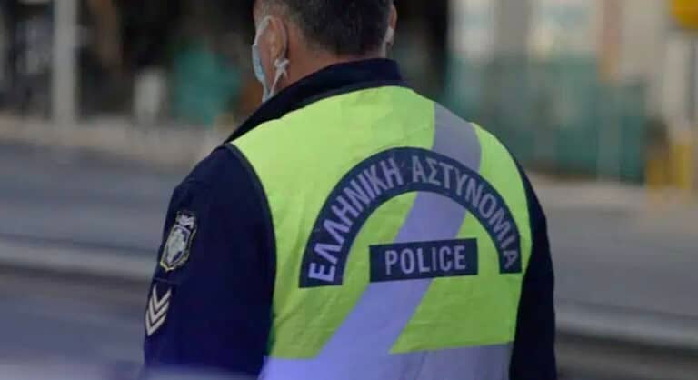 Σχεδόν 30 αστυνομικοί εμπλέκονται στη δικογραφία για «φακελάκια» – Πώς αποκαλύφθηκε η δράση τους