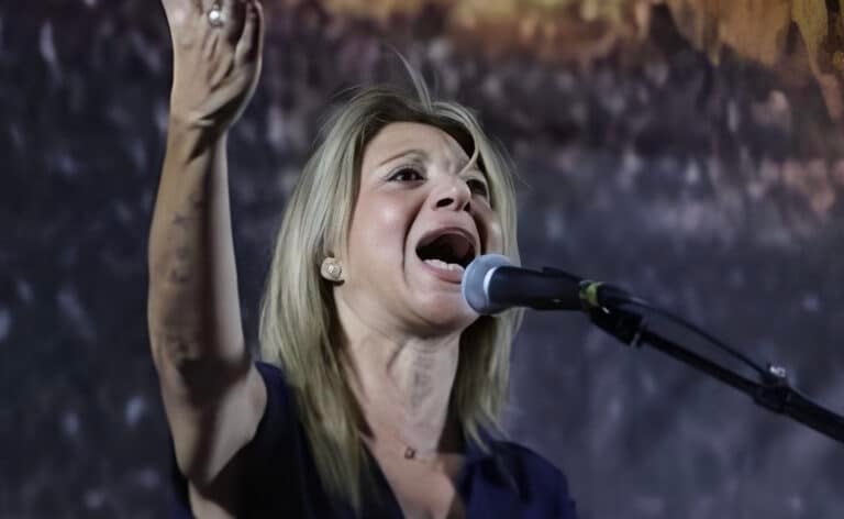 Σάλος με την Μαρία Καρυστιανού – Χιλιάδες άτομα την θέλουν Πρωθυπουργό