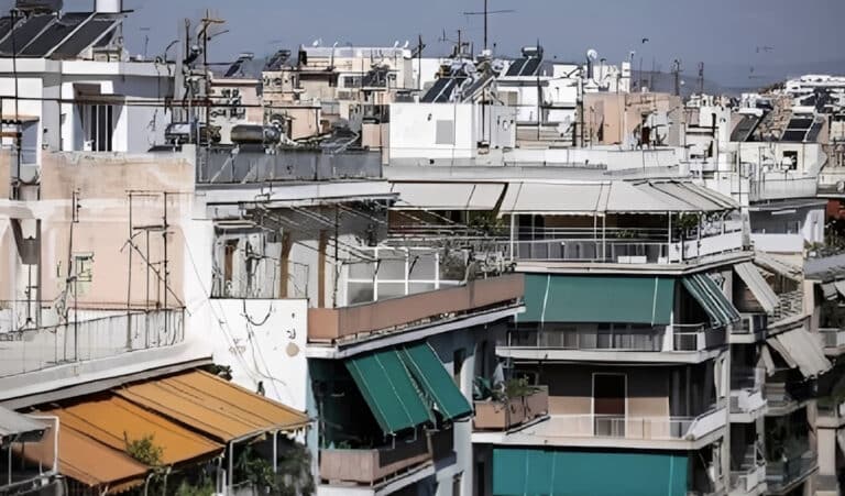 Νέο πρόγραμμα ανακαίνισης που καλύπτει πλακάκια, τέντες, κουφώματα και κουζίνες και αφορά μόνο παλιές κατοικίες – Πότε ξεκινούν οι αιτήσεις