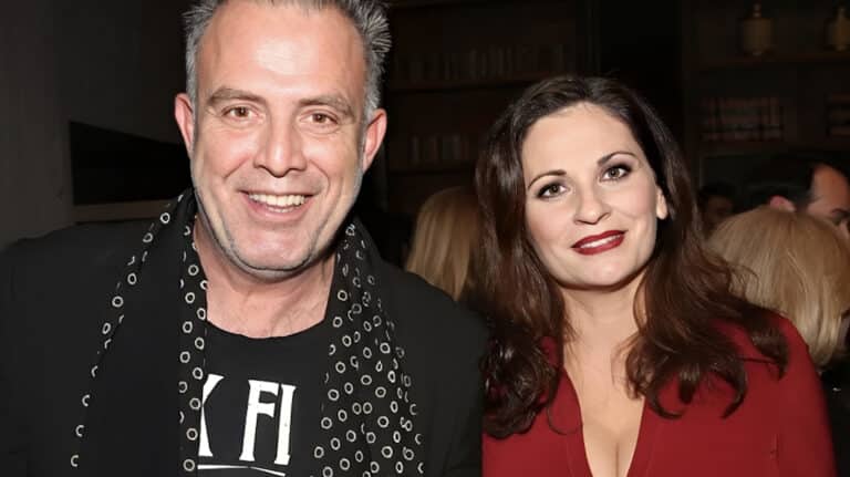 Η σπάνια εμφάνιση του Πασχάλη Τσαρούχα και της Θεοφανίας Παπαθωμά με τον 19χρονο γιο τους