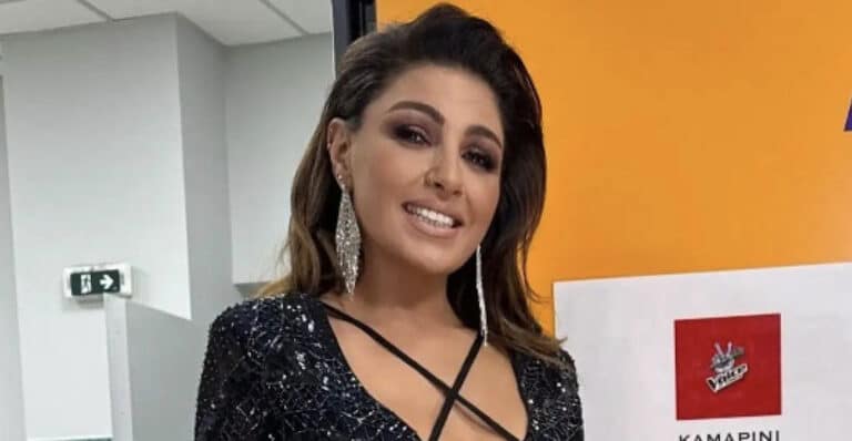 Έλενα Παπαρίζου: Επέστρεψε στο Voice μετά την περιπέτεια υγείας της – Φανερά αδυνατισμένη 