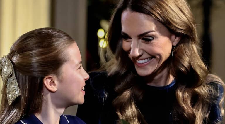 Το ντουέτο που «έλιωσε» το ίντερνετ: Κέιτ Μίντλετον και πριγκίπισσα Σάρλοτ έπαιξαν μαζί πιάνο