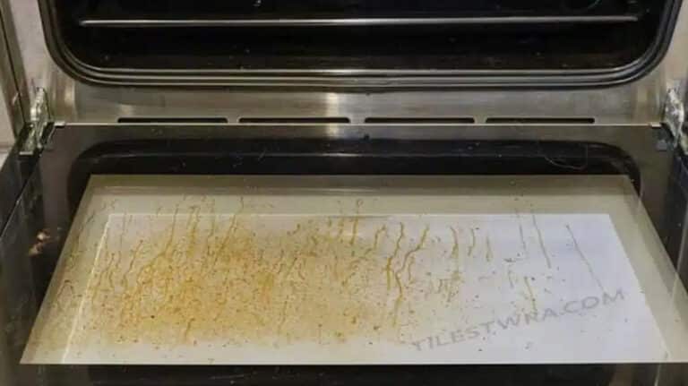 Ένα κόλπο της μαμάς για να καθαρίσετε ανάμεσα το τζάμι στην πόρτα του φούρνου