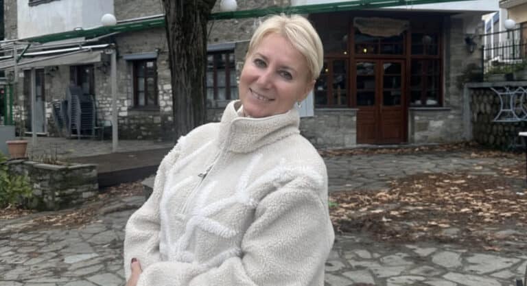 Πιο υπέροχη από ποτέ – Η Νατάσα Παζαΐτη μας εύχεται Χρόνια Πολλά από τη γη των προγόνων της