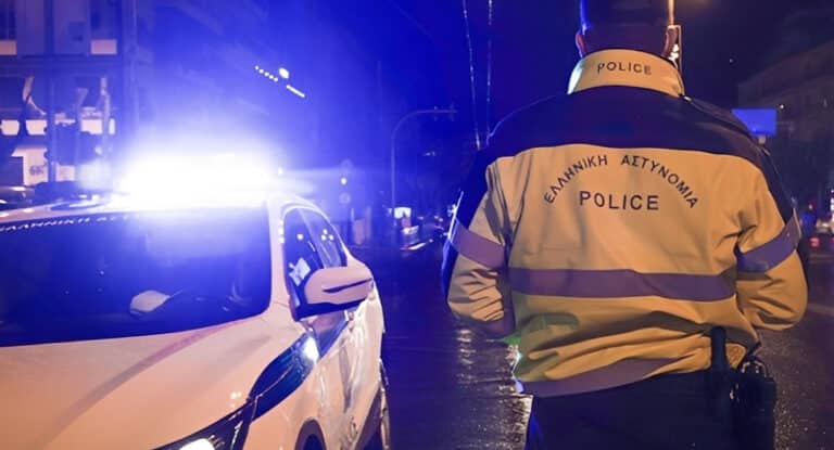 Σοκ στην Ομόνοια: Αστυνομικός πήγε να κάνει έλεγχο σε Τούρκο και εκείνος τράβηξε πιστόλι