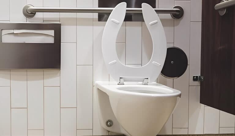 Τον απέλυσαν επειδή καθόταν 4 ώρες στην τουαλέτα – Σε έναν μήνα είχε πάει… 2.5 μέρες