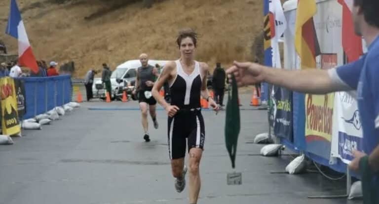 Καρχαρίας κατασπάραξε αθλήτρια την ώρα της προπόνησης – «Αναδύθηκε από το νερό με ανθρώπινο σώμα στο στόμα του»