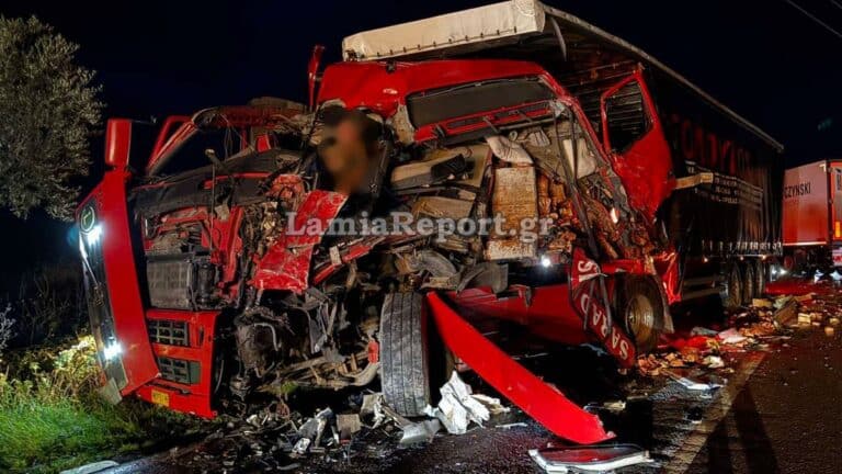 Σοβαρό τροχαίο στην παλιά εθνική οδό – Συγκρούστηκαν δύο νταλίκες και ένα ΙΧ